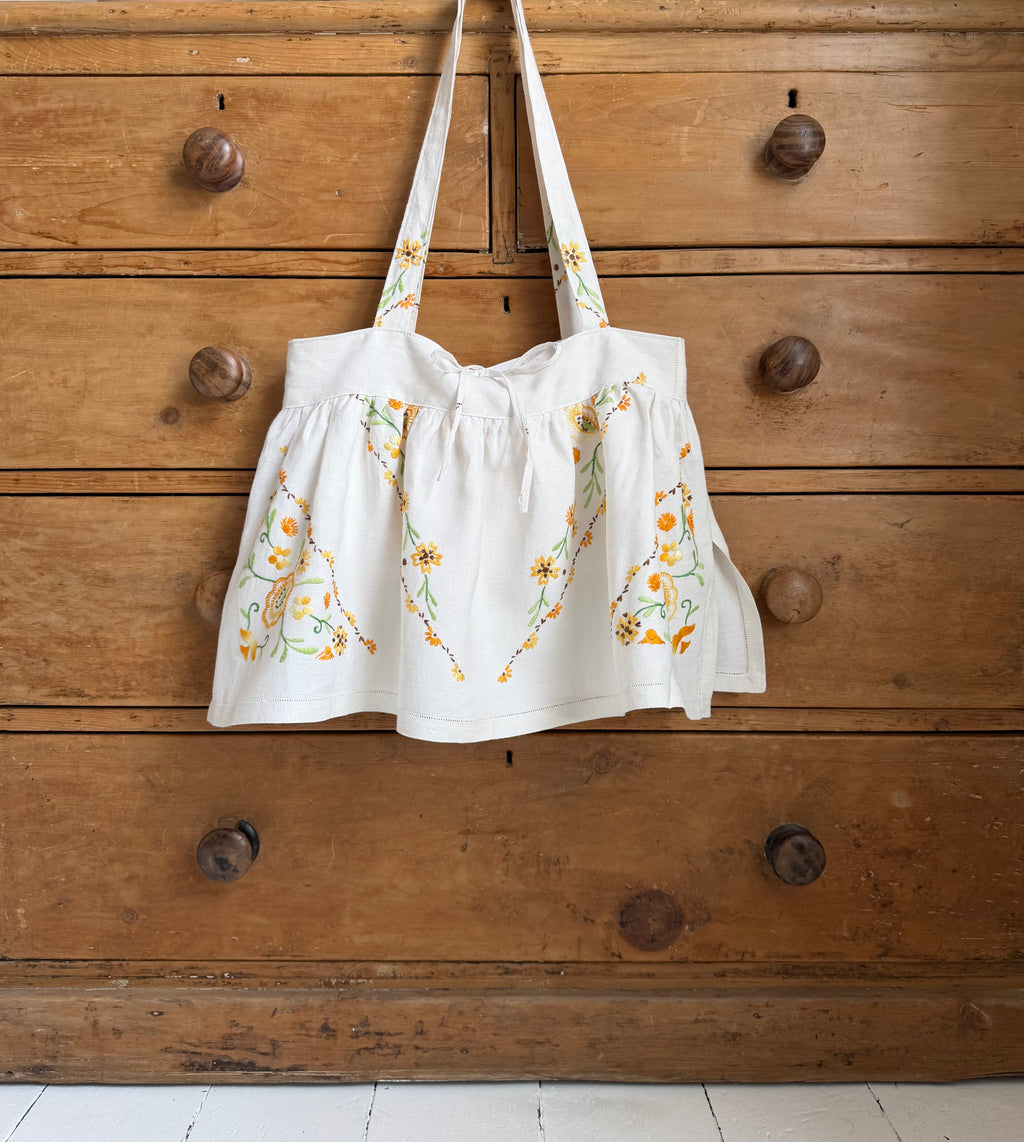 The Story Bag ~ white & yellow