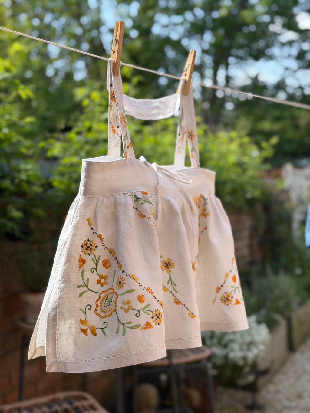 The Story Bag ~ white & yellow