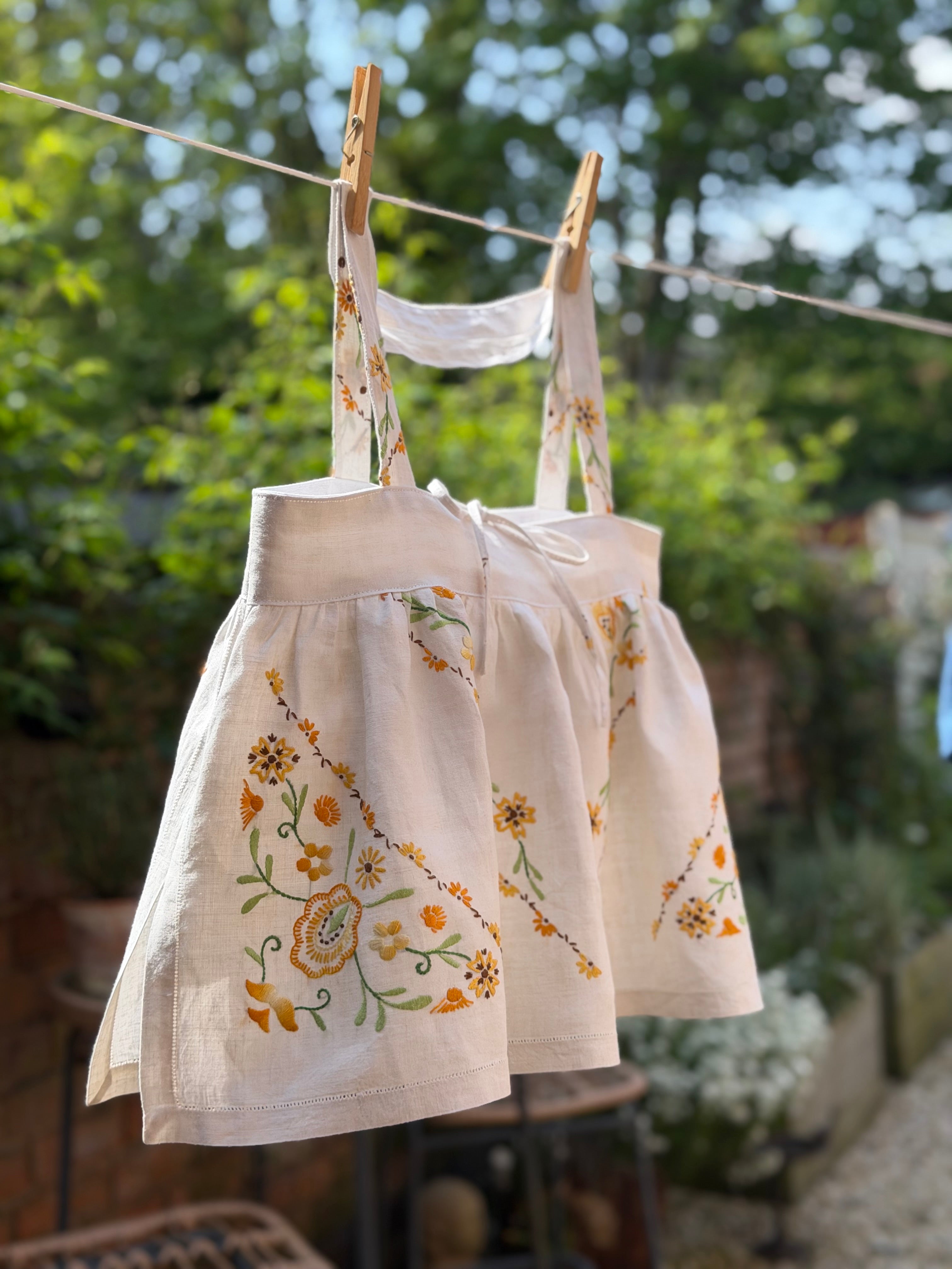 The Story Bag ~ white & yellow